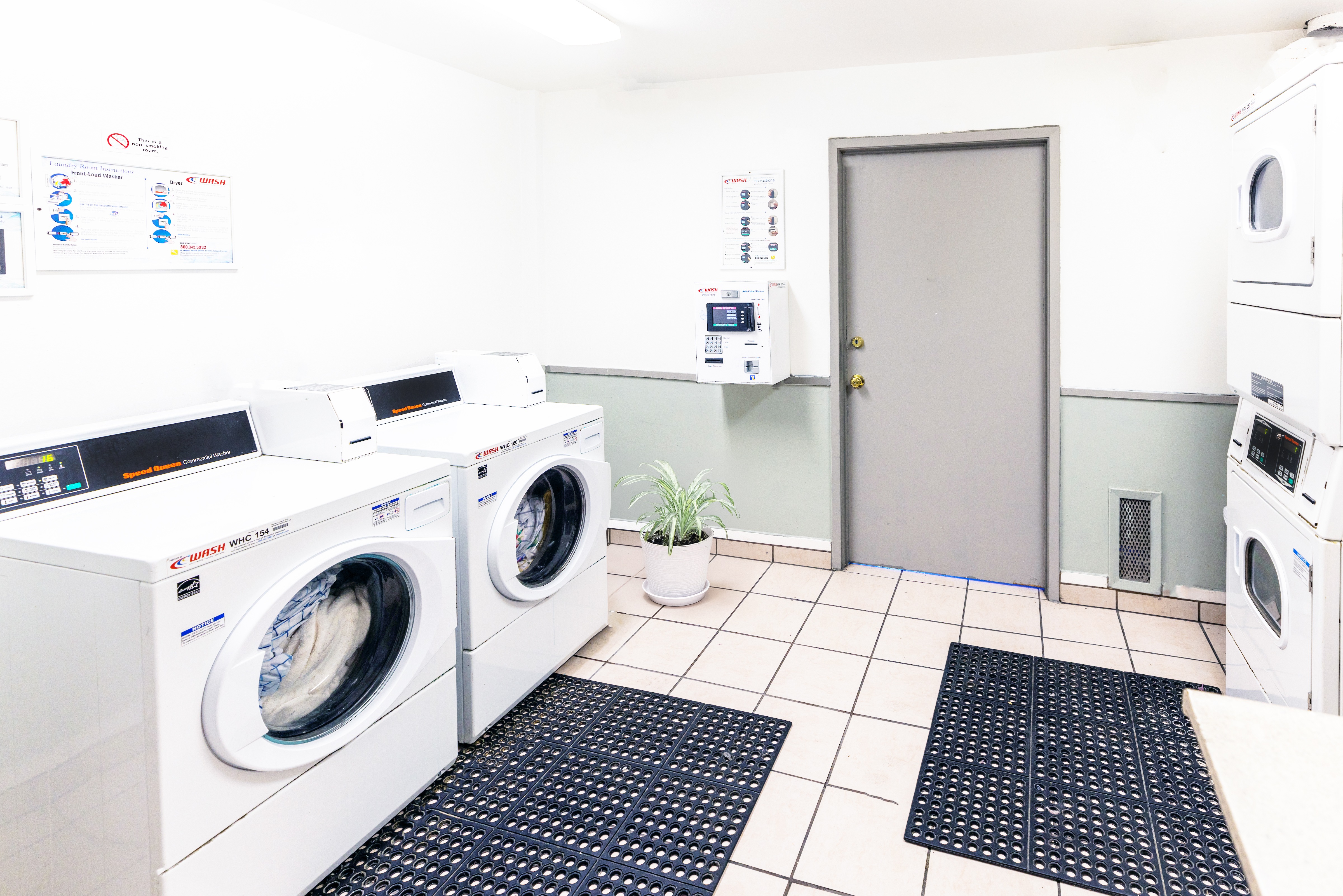 Courtyard Apartments photo 5